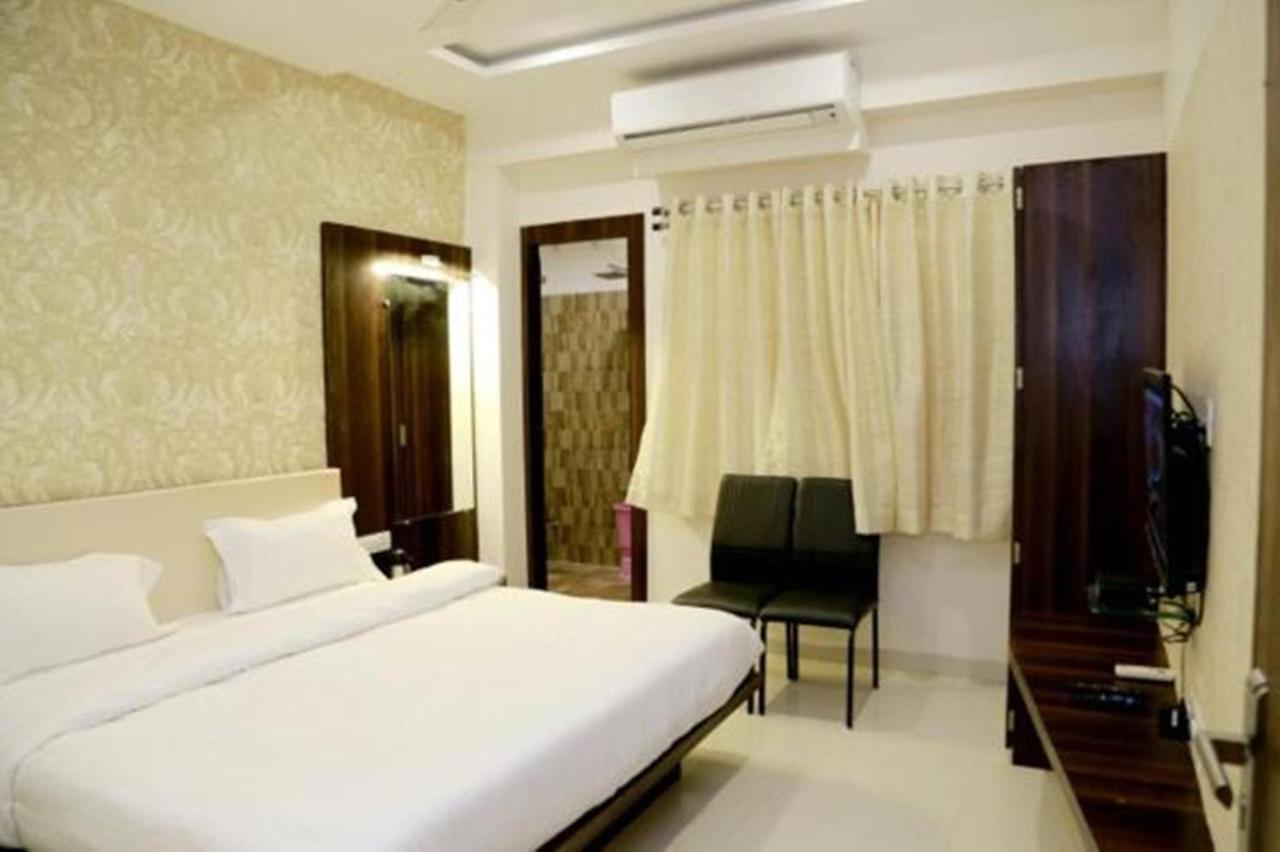 Hotel Kamad Giri,Ujjain Exterior foto